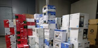 Dyshime për falsifikim dhe tregtim pa autorizimet përkatëse, Antikontrabanda bllokon mbi 3100 pajisje elektronike në Tiranë