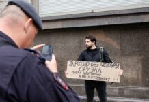 Kremlini ashpërson kontrollin, Putin shton forcën e FSB mbi internetin rus