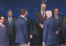 Nis mbledhja e Bordit të Paqes, mbërrin Trump! Shtrëngim duarsh me Ramën