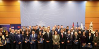 Ambasada Amerikane: SHBA e përqendruar në bashkëpunimin me Shqipërinë për të luftuar kriminelët