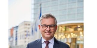 “Reforma në Drejtësi ka ndihmuar sfidat europiane”/ Anëtarësimi në BE, Komisioneri i KE: Shqipëria është në rrugën e duhur! Për të arritur objektivin e vitit 2030, përpjekjet duhet të vazhdojnë