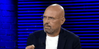 Ylli Manjani ironizon protestat e PD-së: U bë si punë falli, se me 2 se me 22 do marrësh një haber…