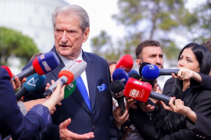 -800-0-1765459242xberishaa-842