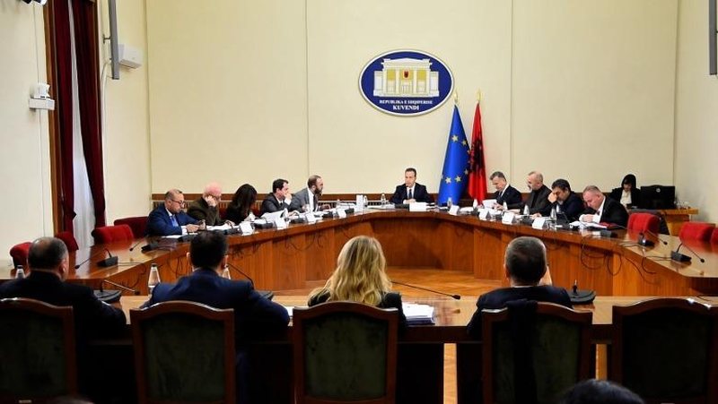 Zbardhen DEBATET me dyer të mbyllura  PS kërkon vetëm pezullimin për Ballukun  opozita kërkon arrestimin  Ja çfarë thotë SPAK