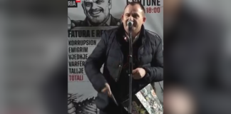 Hipokrizia e protestës së Lapajt, “emigranti” me dollarë rezulton ish-oficer emigracioni i shkarkuar sepse punësonte ilegalë