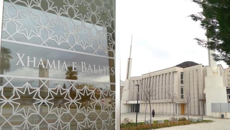 Rama publikon pamjet  Xhamia e Ballies  mes objekteve më të veçanta të kultit në botë