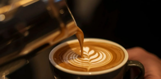 Studimi: Pirja e kafesë dhe çajit mund të mbrojë trurin dhe ulë rrezikun për demencë