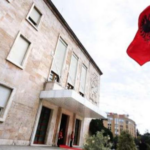 Kushtetuta nuk lejon pezullimin e qeverisjes