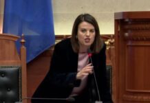 Koçiu ‘godet’ Berishën: Mbylle sytë për policët e lënduar, je gënjeshtar patologjik