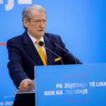 Konferenca e Ramës me Dash Sulën, Berisha: Shprehja “Puthu me Milo” u bë “Puthu me Dashin”
