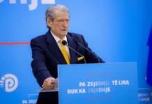 Konferenca e Ramës me Dash Sulën, Berisha: Shprehja “Puthu me Milo” u bë “Puthu me Dashin”