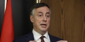 Tre mesazhe dhe një akt i McAllister