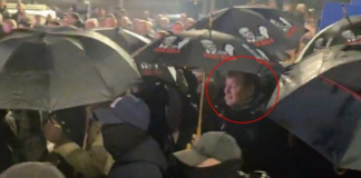 FOTO-LAJM/ SKANDAL- DEPUTETI Gjin Gjoni, njeriu që furnizon të rinjtë e maskuar me molotov