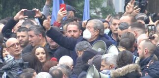 Kur Sali Berisha sulmonte selinë e Partisë Demokratike si osmanët Krujën