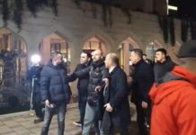 Flamur Noka dhe Xhelal Mziu nën hetim pas protestës së 20 shkurtit, akuzohen për shtyrje dhe goditje të dy qytetarëve para Parlamentit