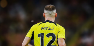 Mario Mitaj i bën “lëmsh” të gjithë, mbrojtësi i Kombëtares shfaqet papritur për ndeshjen më të rëndësishme