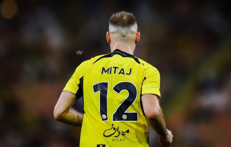 Mario Mitaj i bën  lëmsh  të gjithë  mbrojtësi i Kombëtares shfaqet papritur për ndeshjen më të rëndësishme