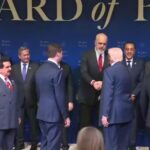 Beogradi dhe Shkupi “jashtë dritave të skenës”: Nuk ka ftesë për Vuçiç dhe Mickoski