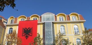 Reagim i Komunitetit Mysliman të Shqipërisë për gazin lotsjellës te Xhamia e Namazgjasë në Tiranë