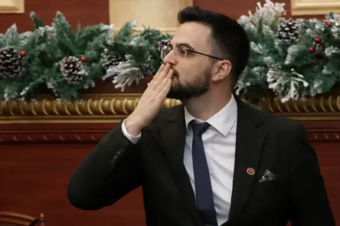 -800-0-a7ecb39266f905e1d2136ab48aa2cfd2