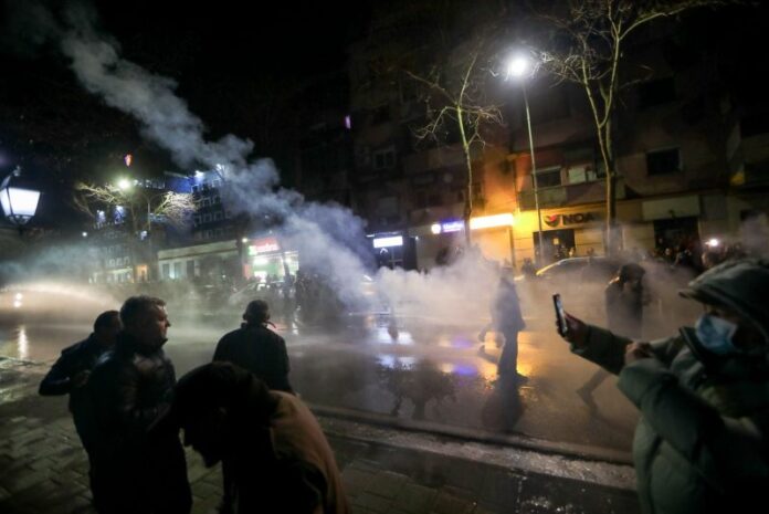 -800-0-e6176c569d388a2079771b9fb6b3517c