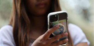 Britania drejt ndalimit të mediave sociale për personat në 16 vjeç, kufizime edhe në chatbot-et e AI