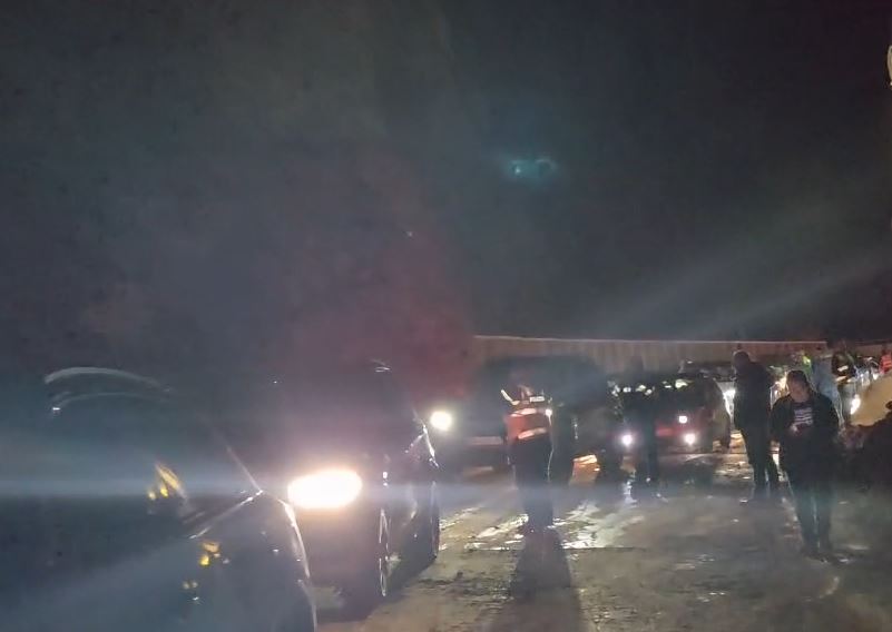 Rrëshqitja e dherave  Pas shtatë orësh zhbllokohet aksi Librazhd Përrenjas  nis qarkullimi i makinave 