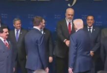 Foto që “qetësoi” socialistët dhe “tërboi” demokratët