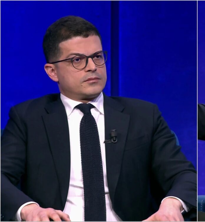 MixCollage-19-Feb-2026-09-36-PM-5605