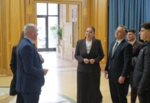 “Rinia ka nevojë për ura konkrete bashkëpunimi”, deputeja Mila takim në Prishtinë me deputetin e AAK-së Tahirin