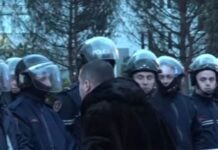 E FUNDIT/ Protesta e PD-së para kryeministrisë, tensione mes qytetarëve dhe policisë