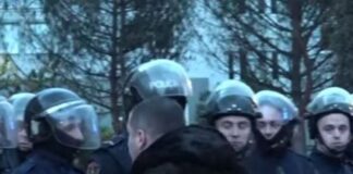 E FUNDIT/ Protesta e PD-së para kryeministrisë, tensione mes qytetarëve dhe policisë