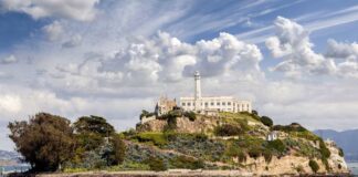 Finalja e madhe e “Super Bowl”, spektakli nis nga… burgu i Alkatraz