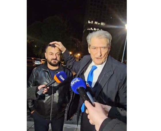 Berisha shfrenon imagjinatën  Nga çadrat pistoletë te snajperët  akuzat fluturojnë