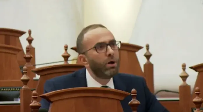 bardhi-kuvend-800x445-1