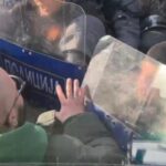 SKANDAL në Maqedoninë e Veriut! Policët përplasen me klubin shqiptar, tifozët e Vardarit kor me thirrje raciste