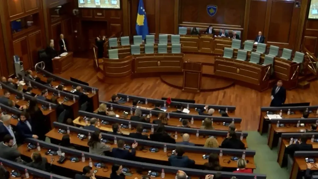 Kosovë  presidenti  pezull   Afati kushtetues drejt fundit  LVV ende pa hapa konkretë për zgjedhjen e kreut të shtetit