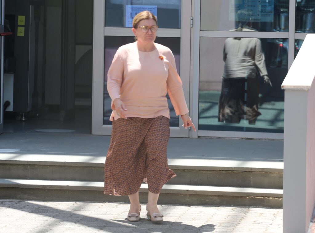 Prokuroria e Posaçme kërkon 1 vit e gjysmë burg për kryetaren e Bashkisë Roskovec