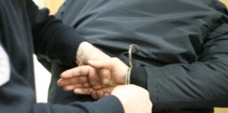 Plagosja në Tiranë, zbardhen emrat e dy të arrestuarve, tre të tjerë në kërkim