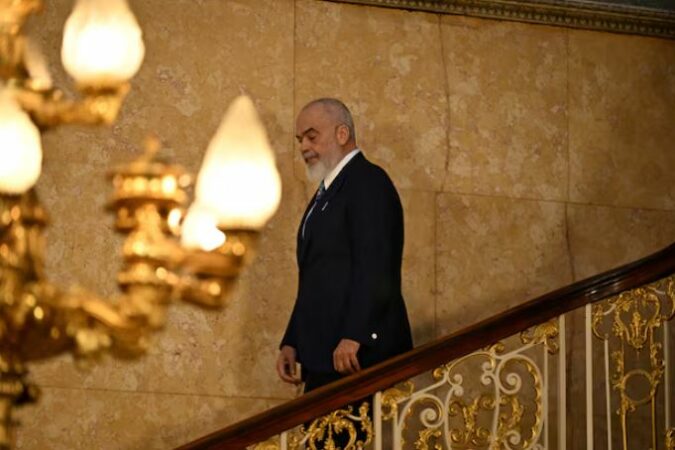 Reuters lajm për debatin e Ramës me drejtësinë  Kryeministri ankesë për tejkalim kompetencash