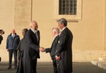 Rama mbërrin në Pallatin Apostolik në Vatikan, pritet të takohet me Papa Leonin XIV