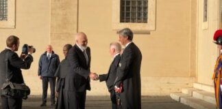Rama mbërrin në Pallatin Apostolik në Vatikan, pritet të takohet me Papa Leonin XIV