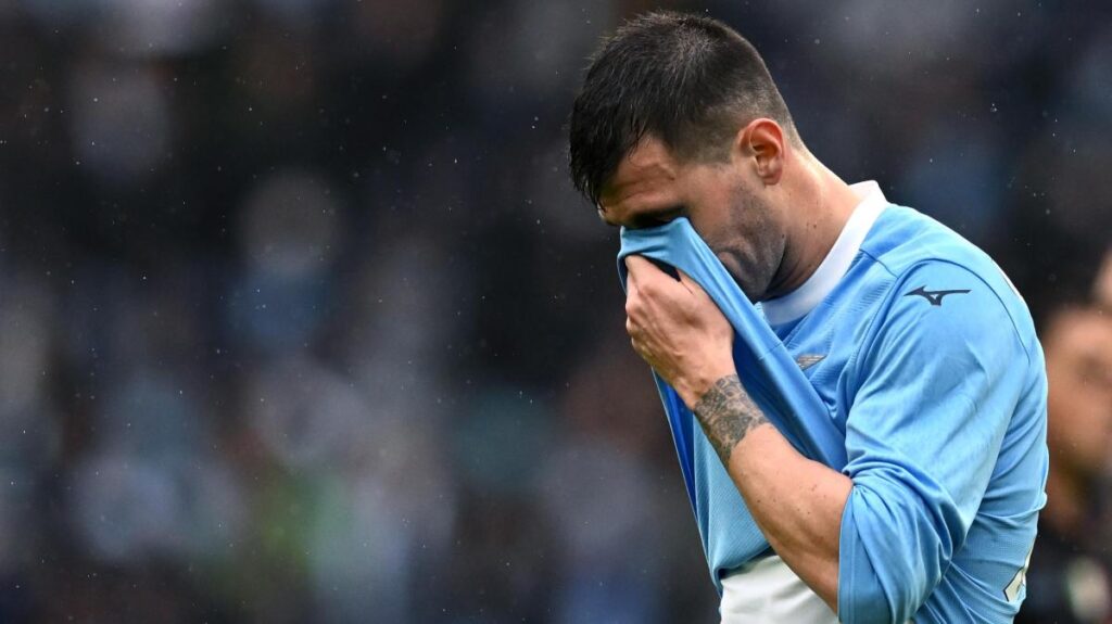 Prapaskenat e bujshme  si  ngeci në derë  Romanjoli për shkak të 