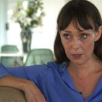 Dëshmia tronditëse një prej të mbijetuarave të Epstein: Ai nisi të më prekte në…