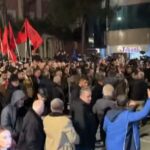 Merret udhëzimi i parë i protestës së opozitës, marshojnë drejt drejtorisë së policisë