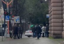 LAJMI I FUNDIT/ E dërguara e SHBA në Tiranë zbarkon në zyrat e KUVENDIT, takim me PELESHIN