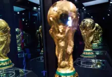 Tifozi i fiksuar i Angli-së do të shesë shtëpinë për të parë ndeshjet në Kupën e Botës