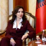 Sulmet e Iranit ndaj vendeve të Gjirit dhe bazave amerikane, Spiropali: Liria sot ka fytyrën e vajzave dhe grave iraniane