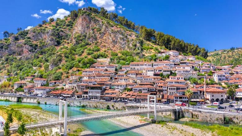 Media çeke  Plazhe kristal  kultura autentike dhe çmime të përballueshme  Shqipëria drejt  shpërthimit  turistik