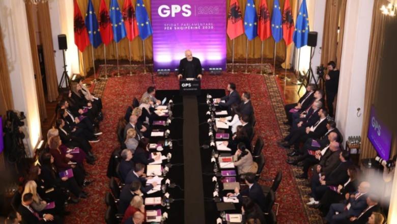 Rama mbledh sot Grupin e PS në pallatin e Kongreseve  në fokus axhenda parlamentare dhe strategjia e komunikimit  Raporton edhe drejtoresha e Kadastrës